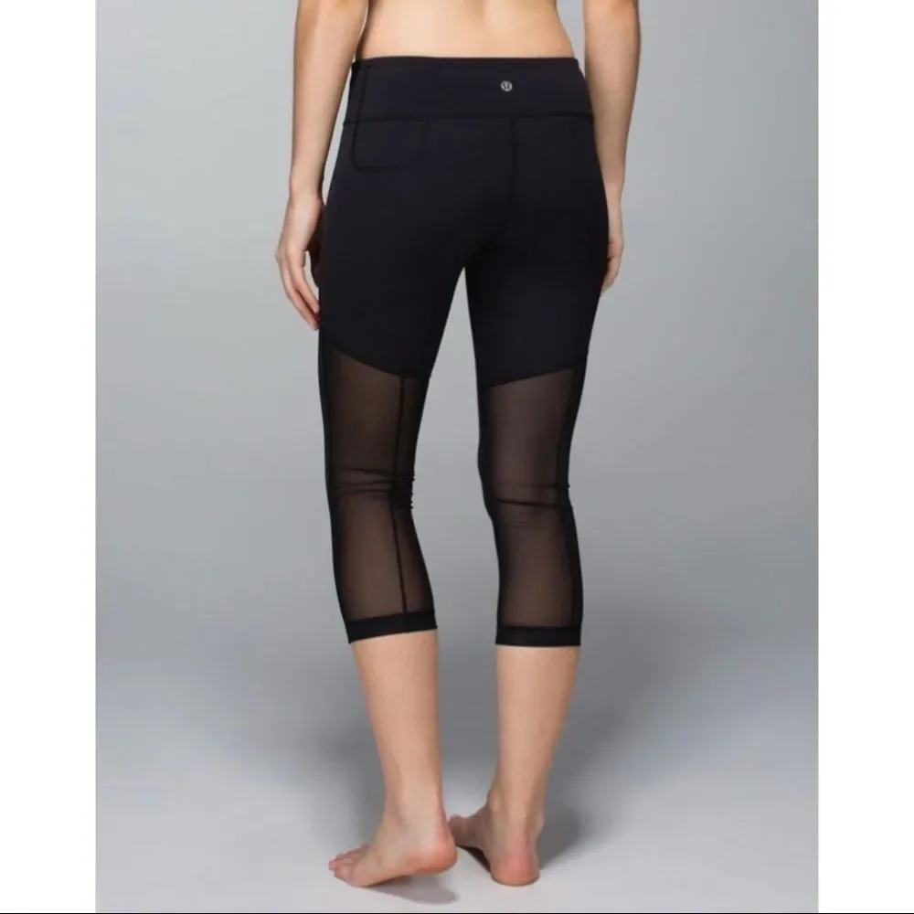 Lululemon Black Breathe Easy Crop Legging Size 4